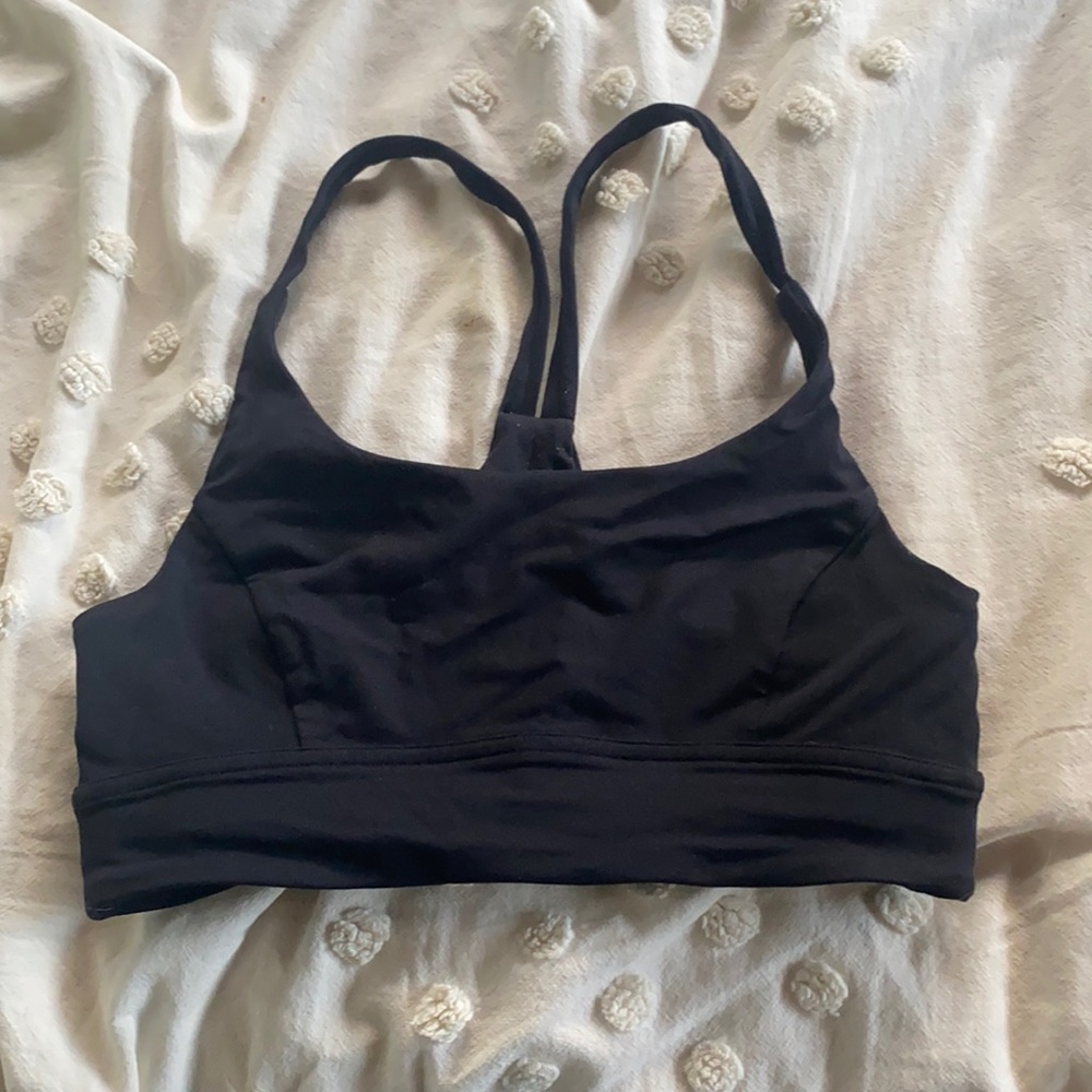 Lululemon sports bra size 6